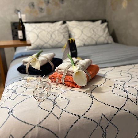 Cozy Tiny Apartment In The Heart Of Plaka Atene Esterno foto
