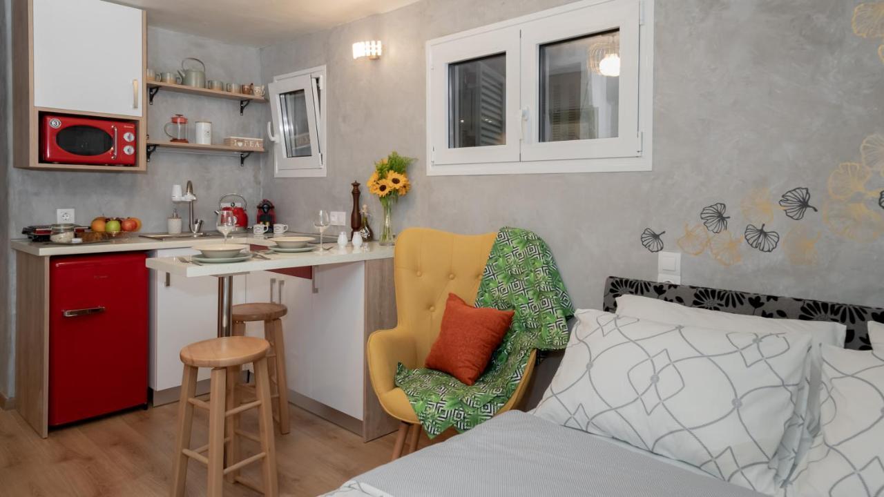 Cozy Tiny Apartment In The Heart Of Plaka Atene Esterno foto
