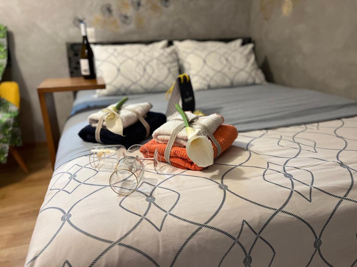 Cozy Tiny Apartment In The Heart Of Plaka Atene Esterno foto